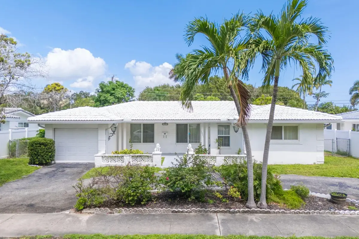 1951 NE 59th Pl, Fort Lauderdale: photo 1 of 52