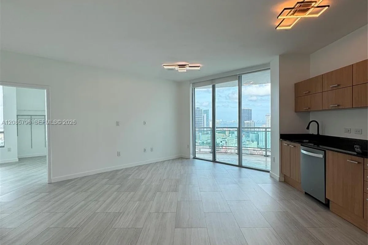 350 S Miami Ave #3913, Miami: photo 1 of 24