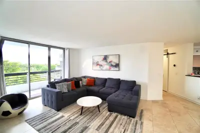 3400 NE 192nd St #606, Aventura: photo 1 of 18
