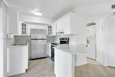 5796 W 26th Ave #205, Hialeah: photo 1 of 16