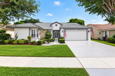 8261 Lake Cypress Rd, Lake Worth: photo 1 of 26