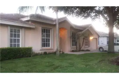 3529 Dunes Vista Dr, Pompano Beach: photo 1 of 8