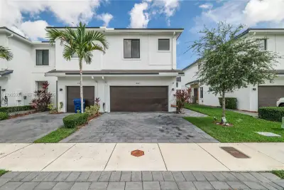 10841 SW 233rd St, Homestead: photo 1 of 45