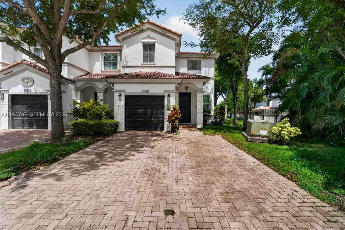 10861 NW 79th St, Doral: photo 1 of 45