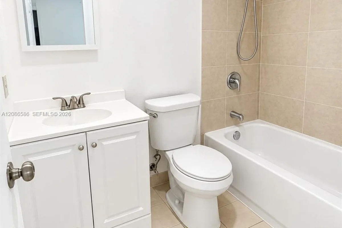1337 S Dixie Hwy #517, Deerfield Beach: photo 1 of 5