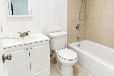 1337 S Dixie Hwy #517, Deerfield Beach: photo 1 of 5
