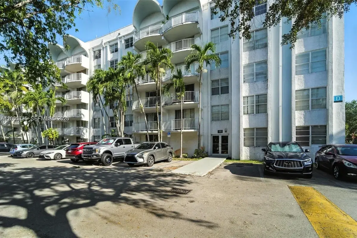 488 NW 165th St Rd #B-408, Miami: photo 1 of 15