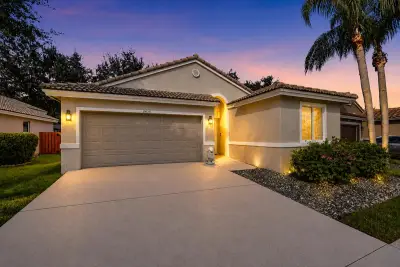 5435 NW 50th Ct, Coconut Creek: photo 1 of 38