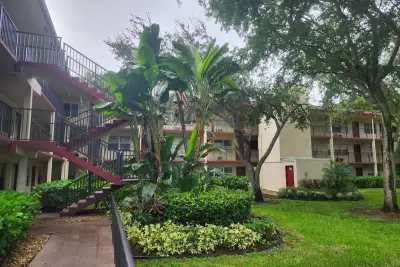 200 SW 132nd Way #105L, Pembroke Pines: photo 1 of 28