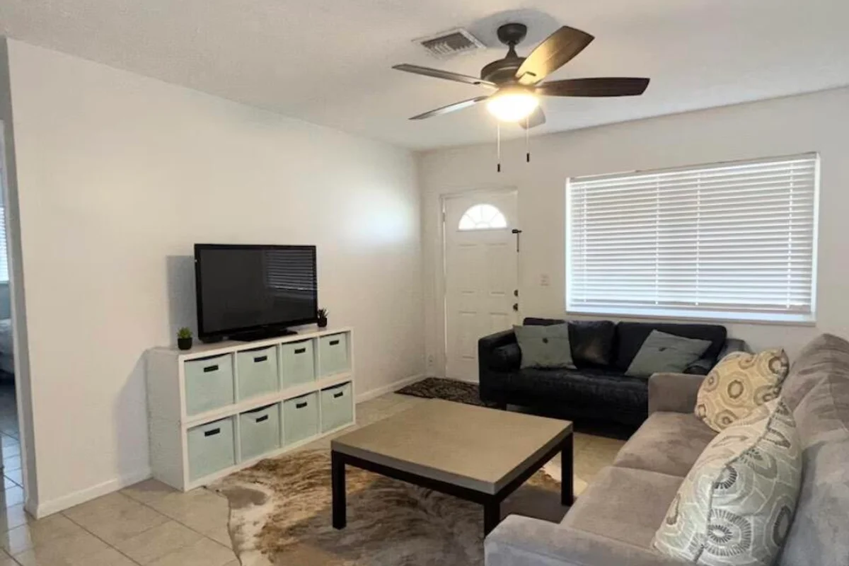 412 NE Eller St, Deerfield Beach: photo 1 of 7