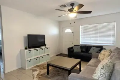 412 NE Eller St, Deerfield Beach: photo 1 of 7