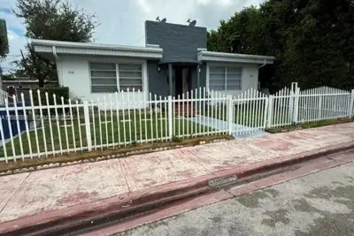 1995 Marseille Dr #4, Miami Beach: photo 1 of 16