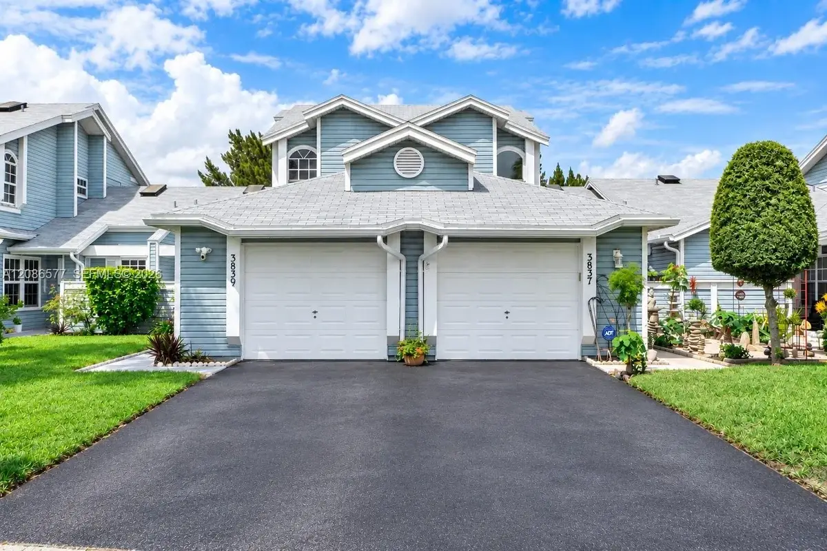 3839 Island Club Cir, Lake Worth: photo 1 of 29