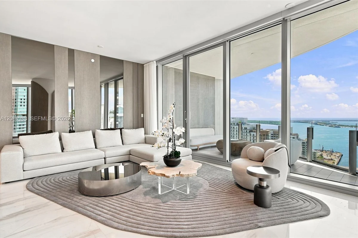 300 Biscayne Blvd Way #3807, Miami: photo 1 of 47