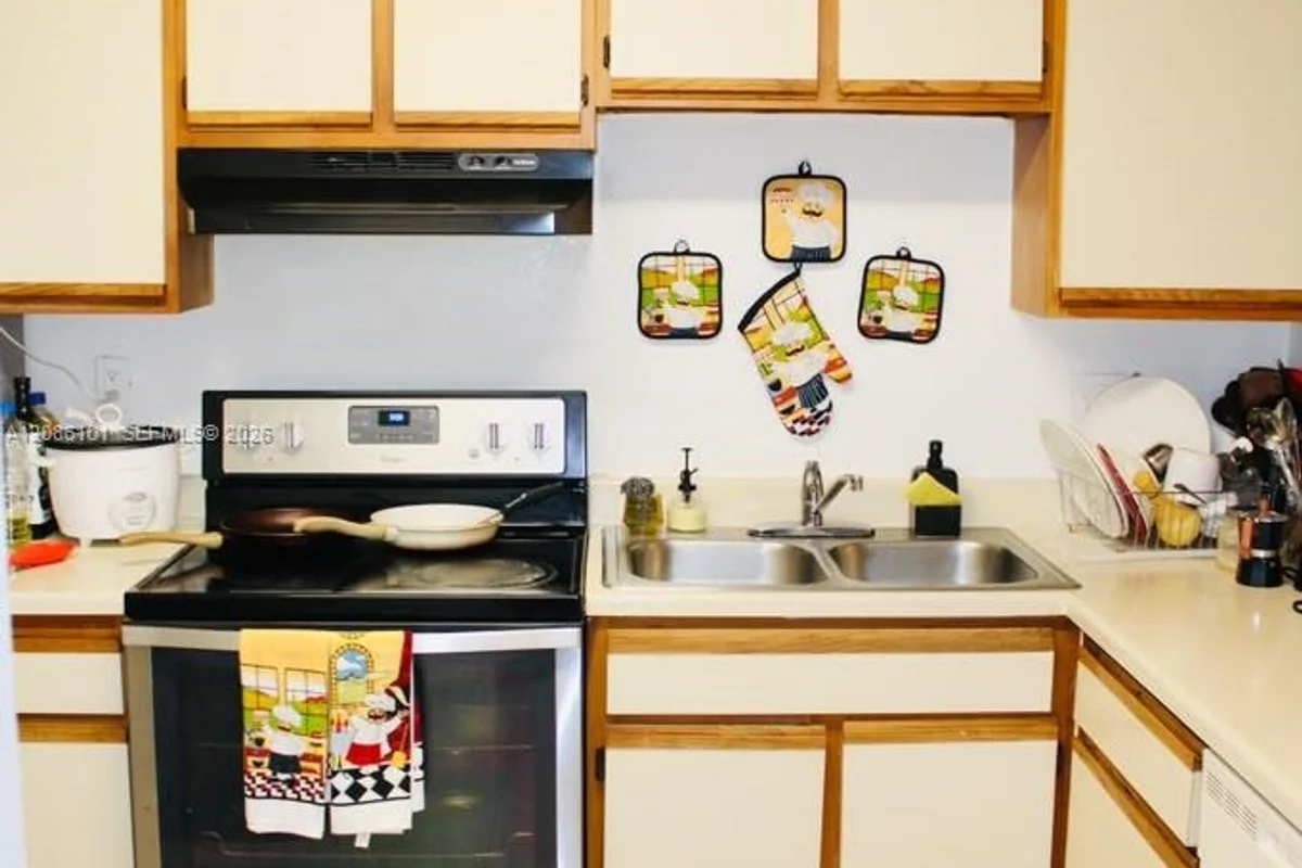 2238 80th Ter, Miramar: photo 1 of 33
