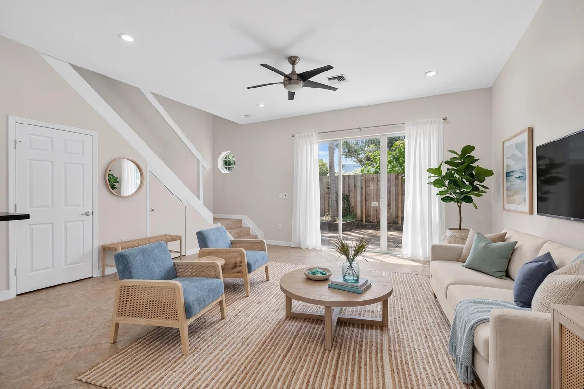 11 NE 20th Ave, Pompano Beach: photo 1 of 33