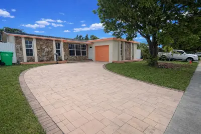 8630 NW 24th Ct, Sunrise: photo 1 of 44