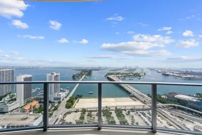 1400 Biscayne #3805, Miami: photo 1 of 20