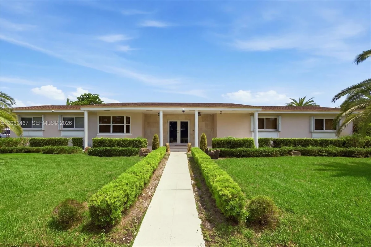 18545 SW 82nd Ave, Cutler Bay: photo 1 of 35