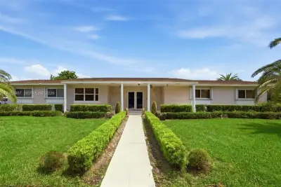 18545 SW 82nd Ave, Cutler Bay: photo 1 of 35