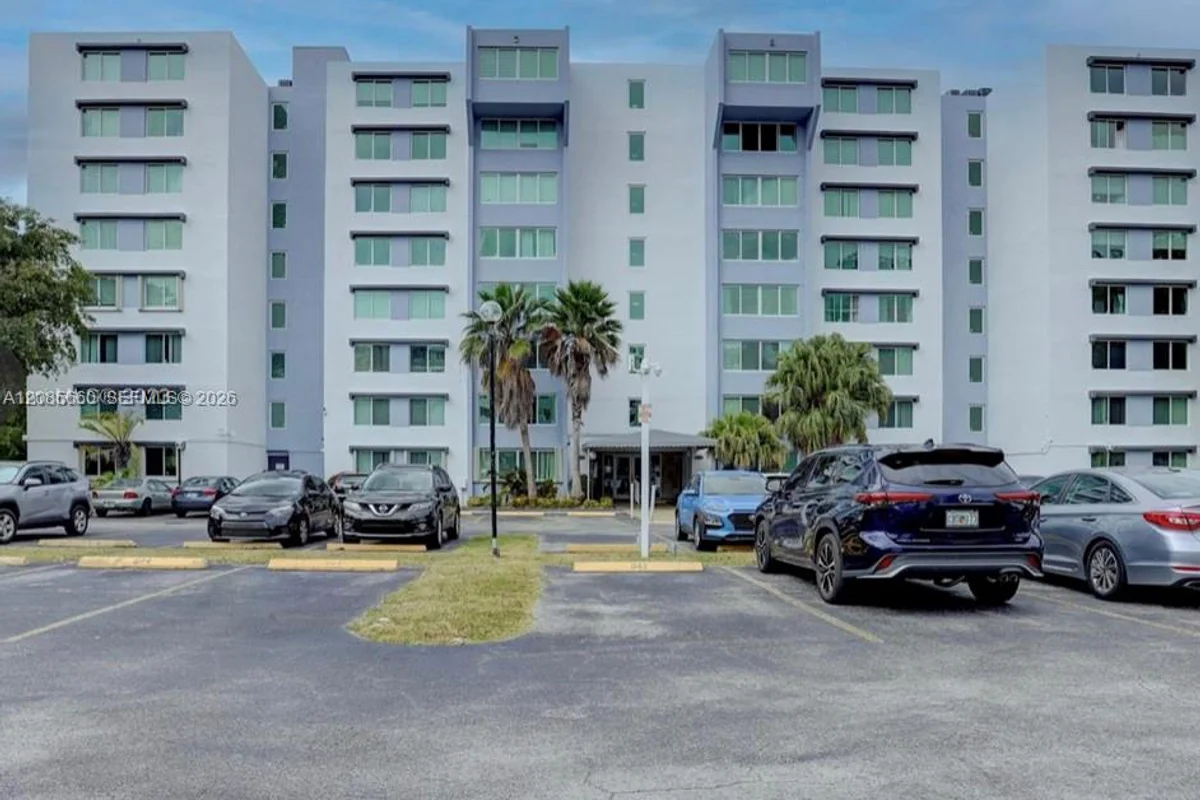 9125 SW 77th Ave #504, Miami: photo 1 of 24