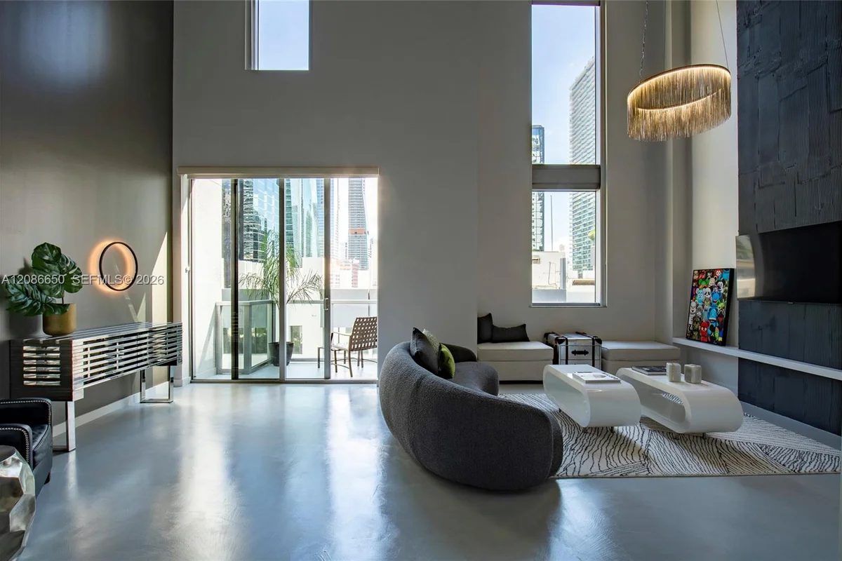 1060 Brickell Ave #1015, Miami: photo 1 of 62