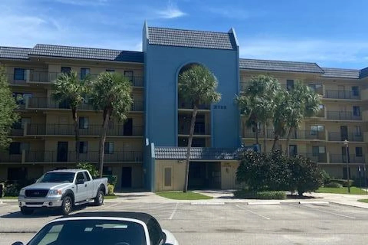 2786 Tennis Club Dr #205, West Palm Beach: photo 1 of 15
