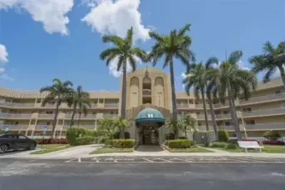 7623 Southampton Ter #312, Tamarac: photo 1 of 17