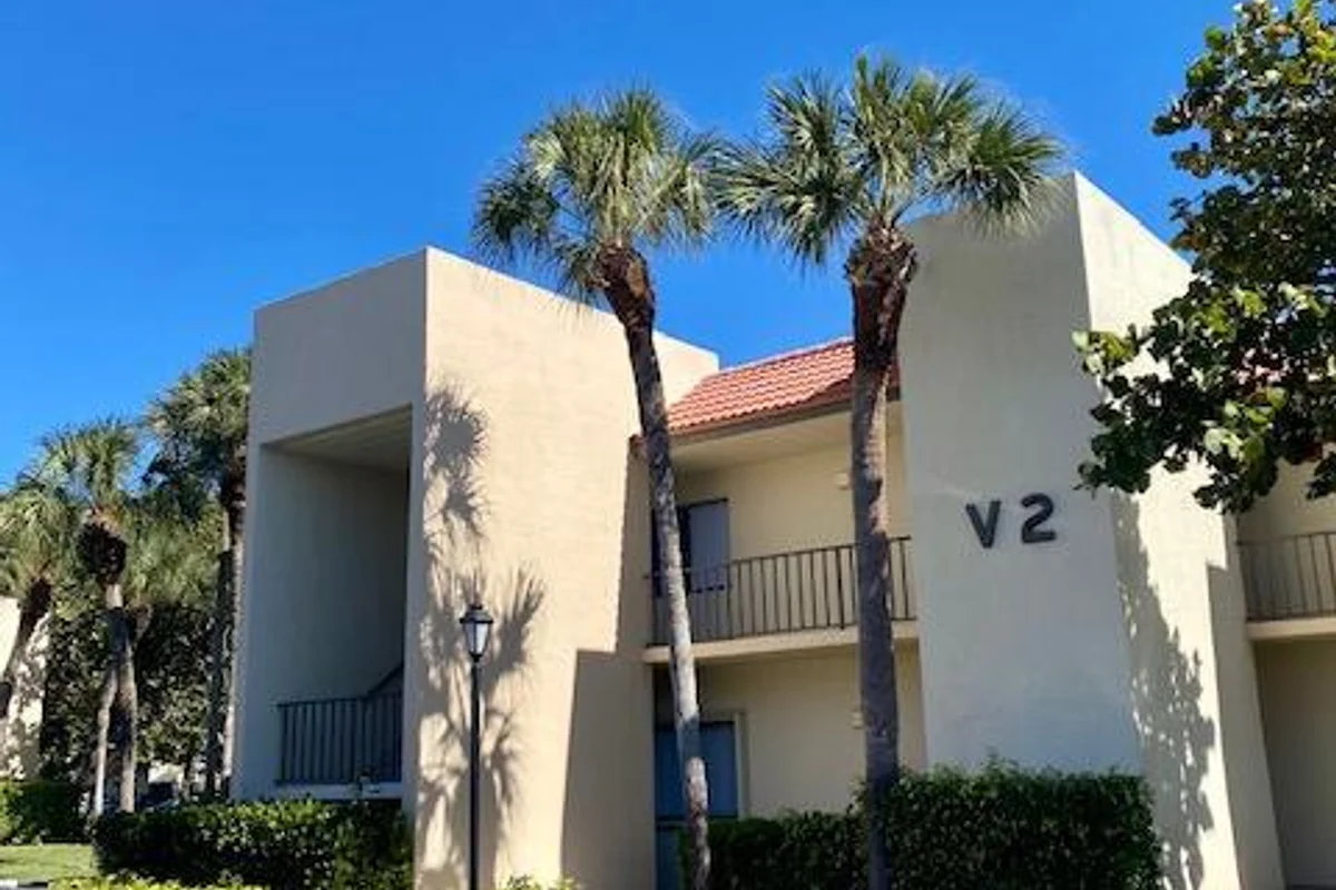 1605 S US Hwy 1 #106V2, Jupiter: photo 1 of 18