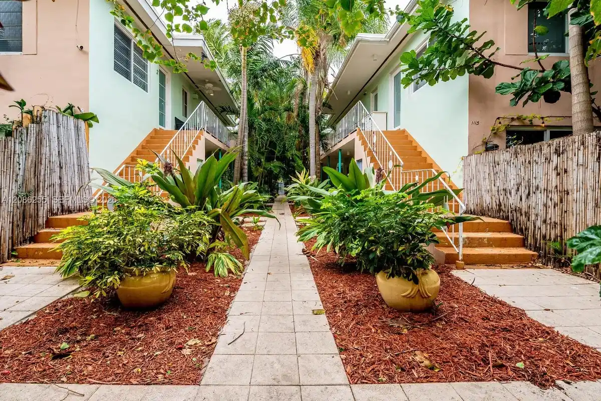 1127 Meridian Ave #7, Miami Beach: photo 1 of 60