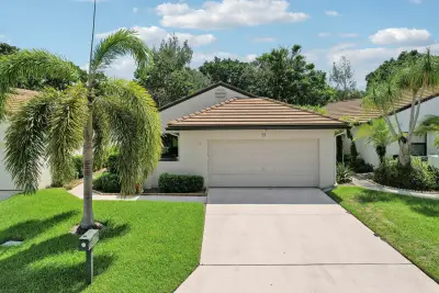 77 Ironwood Way N, Palm Beach Gardens: photo 1 of 42