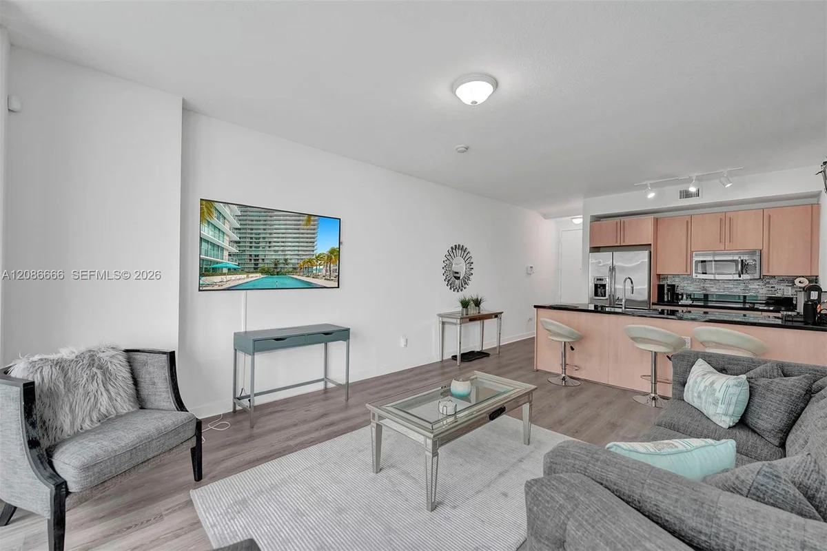 79 SW 12th St #3608-S, Miami: photo 1 of 45