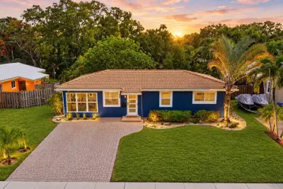 1421 SW 20 St, Fort Lauderdale: photo 1 of 24