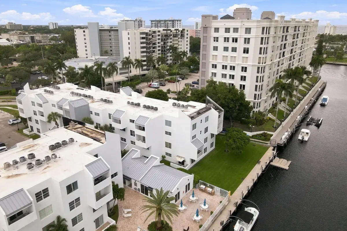 2870 NE 14th St Cswy #208C, Pompano Beach: photo 1 of 26