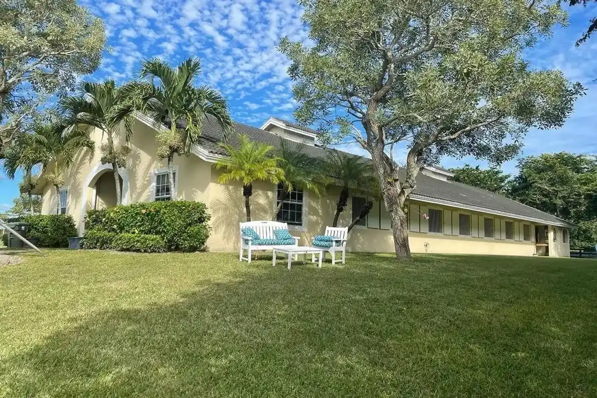 14875 Palm Beach Point Blvd, Wellington: photo 1 of 9