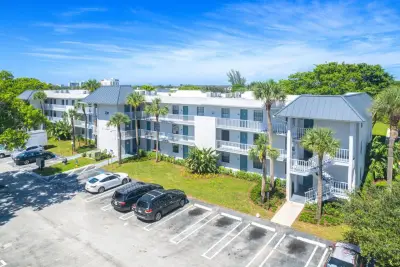 230 SE 10th St #307B, Delray Beach: photo 1 of 6