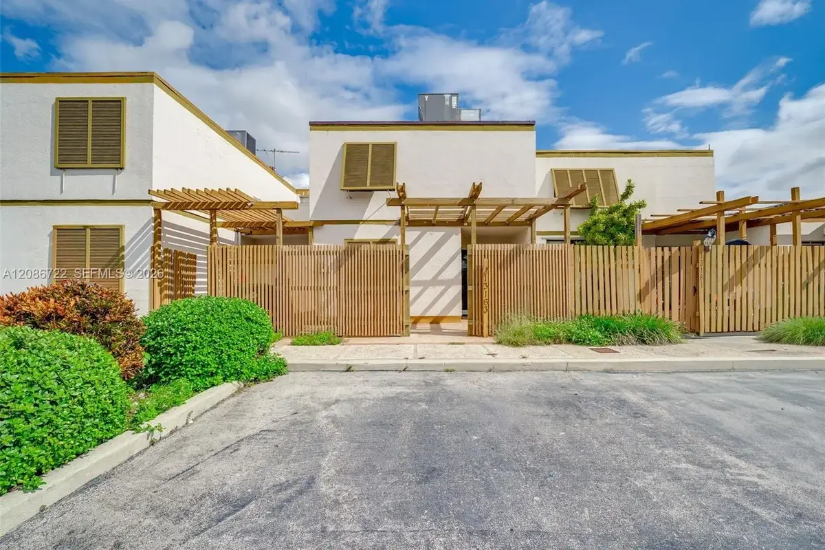 13163 SW 11th Lane Cir, Miami: photo 1 of 44