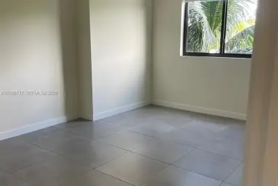 16395 Biscayne Blvd #216, North Miami Beach: photo 1 of 35