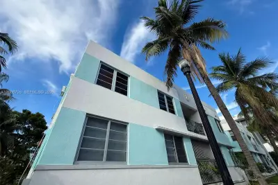 135 3rd St #17, Miami Beach: photo 1 of 26