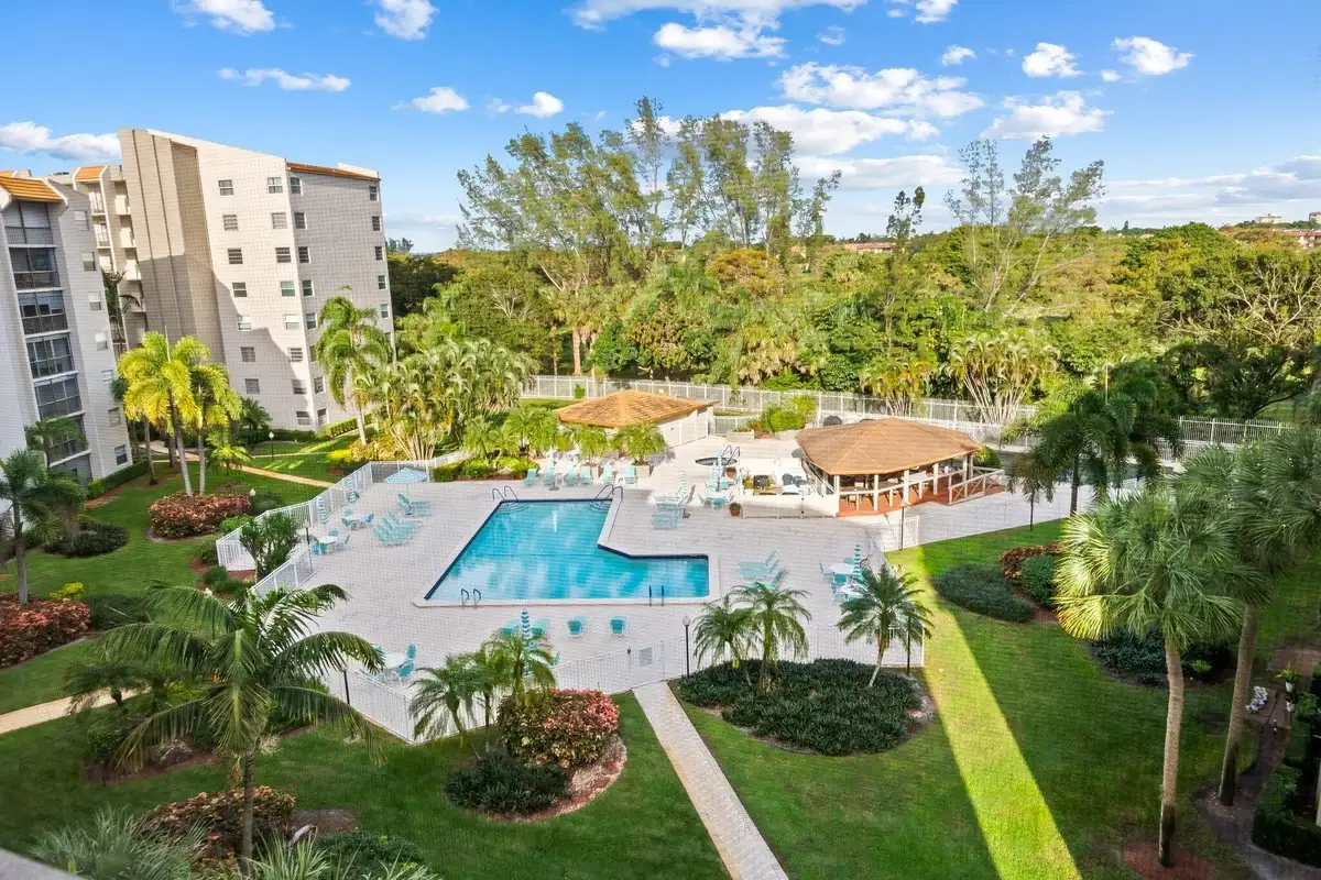 3930 Inverrary Blvd #608-D, Lauderhill: photo 1 of 31