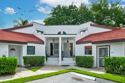 367 NW 36th Ave, Deerfield Beach: photo 1 of 38