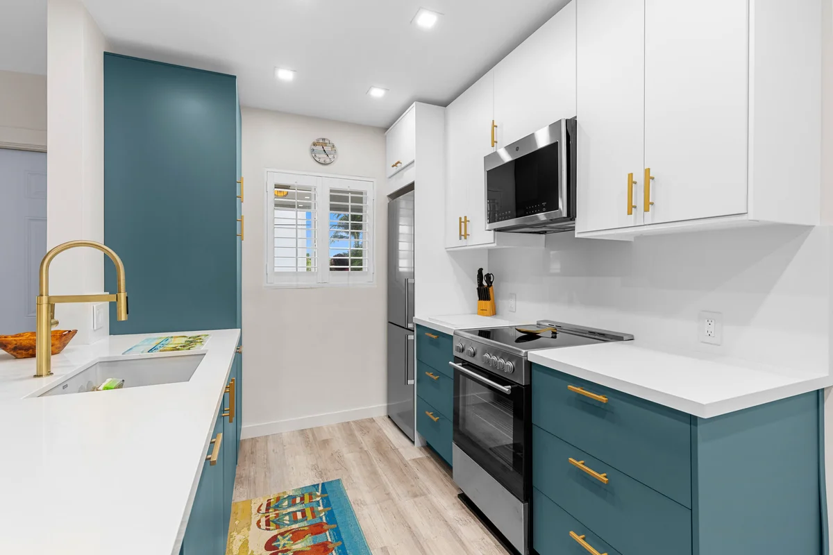 1907 NE 4th St #6, Deerfield Beach: photo 1 of 32