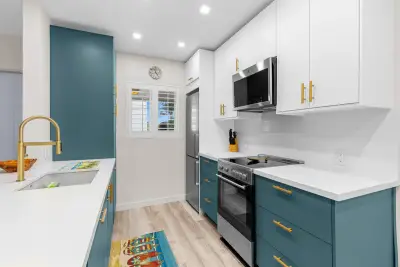 1907 NE 4th St #6, Deerfield Beach: photo 1 of 32