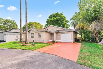 20315 SW 86th Ct, Cutler Bay: photo 1 of 25