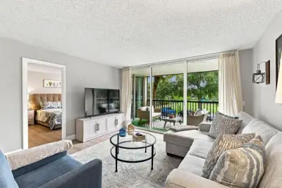 5260 NW 2nd Ave #204, Boca Raton: photo 1 of 25