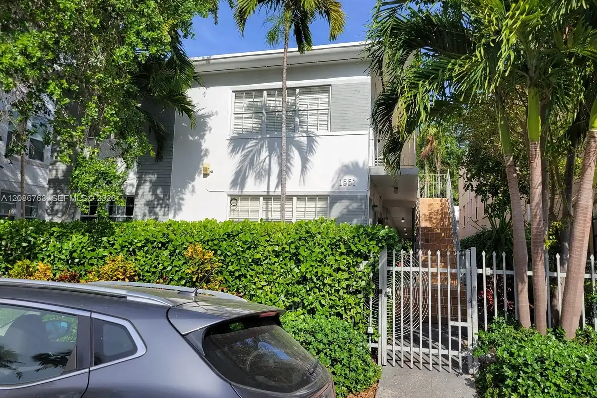 1551 Michigan Ave #11, Miami Beach: photo 1 of 12