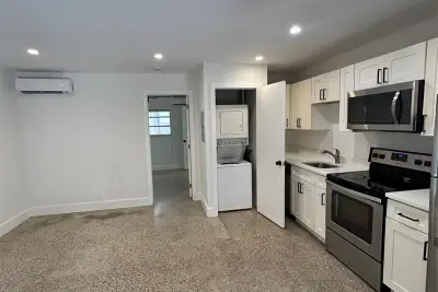 820 N Victoria Park Rd #4, Fort Lauderdale: photo 1 of 10