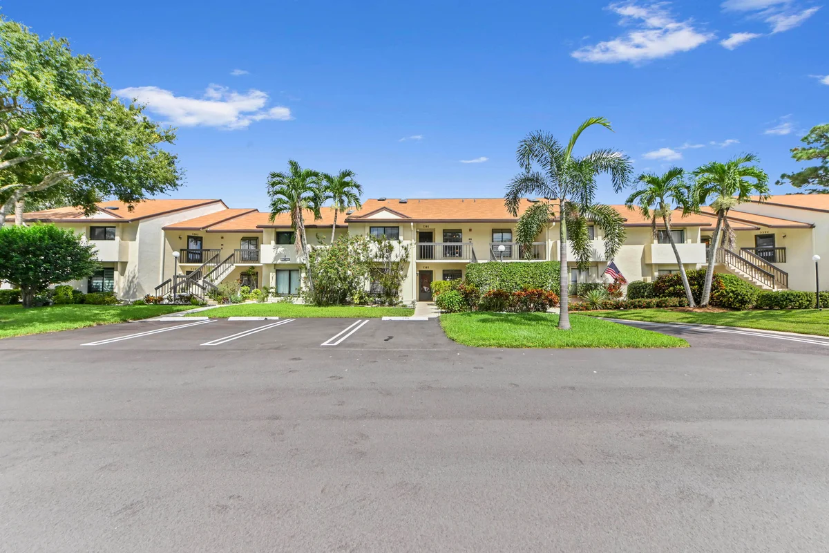 3385 Lucerne Park Dr, Lake Worth: photo 1 of 27