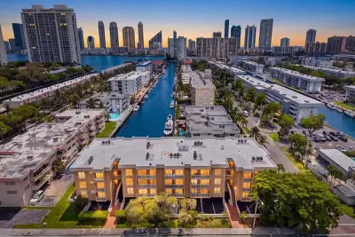 17051 NE 35th Ave #307, North Miami Beach: photo 1 of 32
