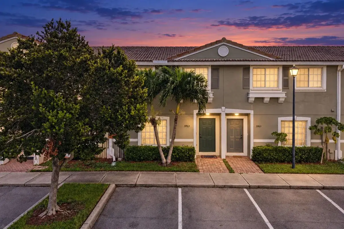 5963 Glasgow Way, Tamarac: photo 1 of 36